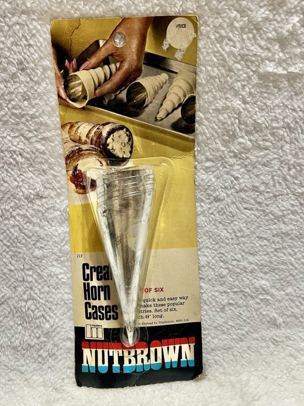 Vintage Nutbrown Cream Horn Cases Heavy Aluminum 4 1/2″ Pack of 6 England