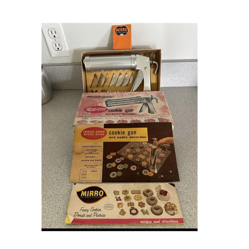 WearEver Mirro Cookie Press Set Aluminum Silver With Handle 10 Pieces Holiday