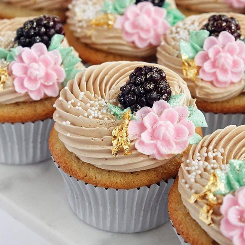 Silver Foil Jumbo Cupcake Liners Metallic Muffin Baking Cups, 160-Count gallery