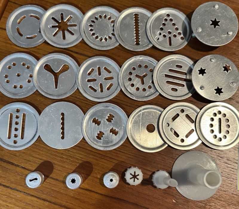 EUC Hoan Vintage 70s Aluminum Cookie & Decorating Press Complete Set gallery