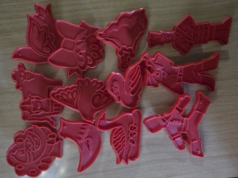 Vintage 1978 Chilton 12 Days Of Christmas Cookie Cutters Complete 12 PC Set