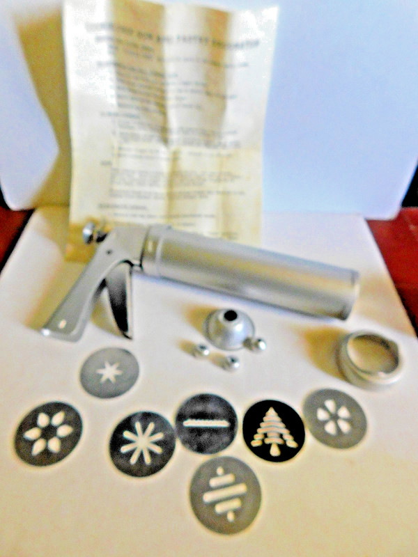 Vntg Cookie Chef Trig-O-Matic Cookie Gun Press Instructions,Recipies 7 DesignUSA