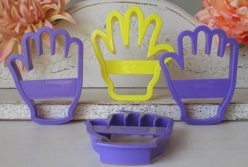 High Five Cookie Cutters Wilton & Fox Run Cookie Cutters Hands 4 Vintage