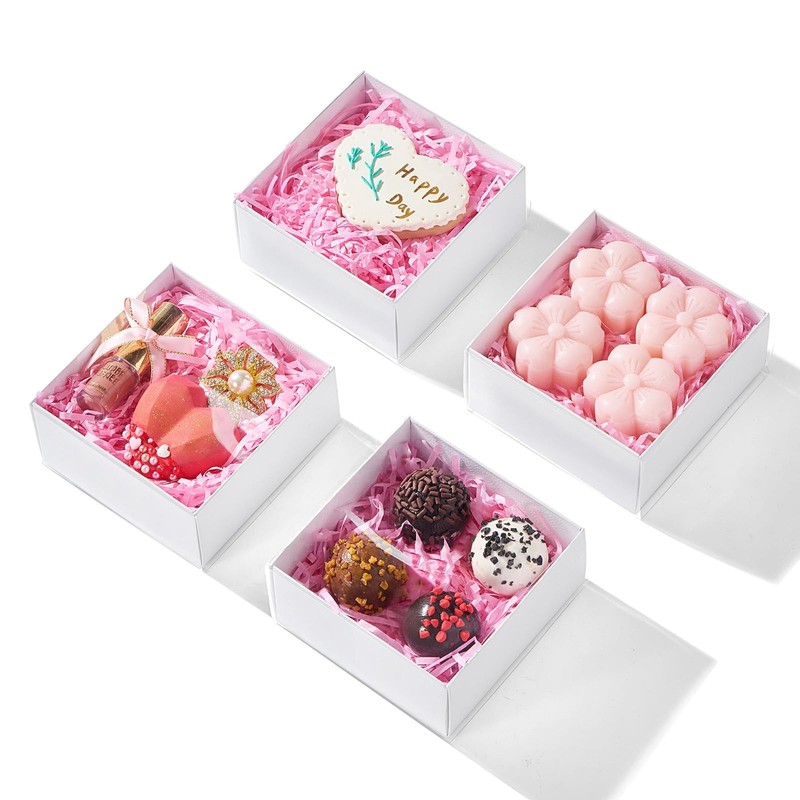 25-Pack of 4x4x2 Inch White Bakery Boxes with Clear Lids for Strawberries gallery