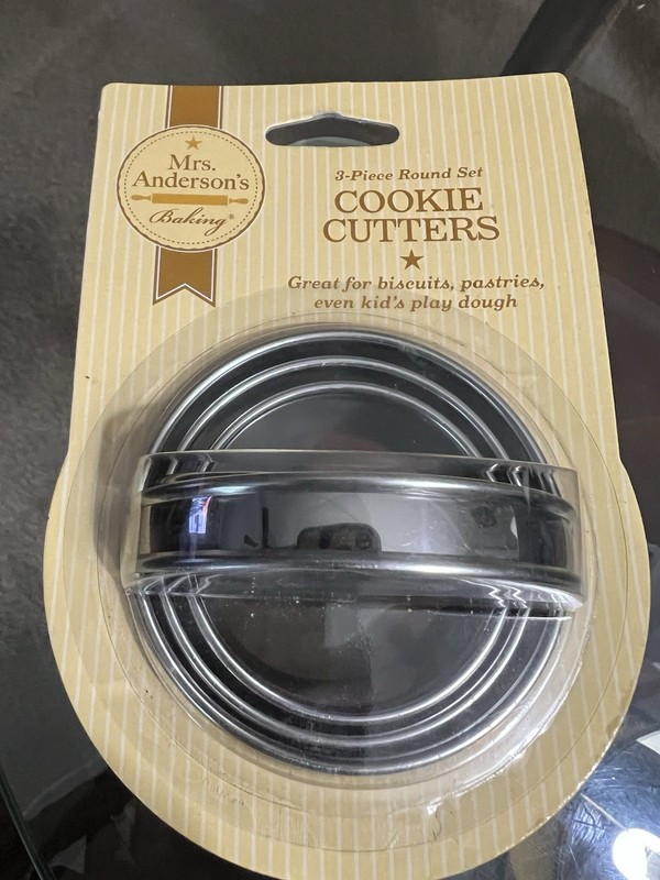 Mrs. Anderson’s Baking 3 pieces round set Cookie Cutters