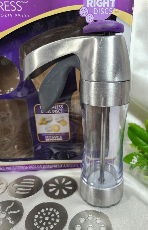 Wilton Preferred Cookie Press 15 Fit Right Metal Discs 1 Cookie Press instruct. gallery
