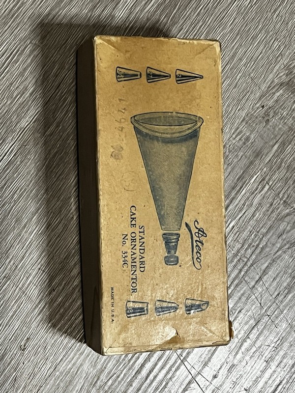 VINTAGE ATECO CAKE ORNAMENTOR NO. 334C WITH ORIGINAL BOX, INSTRUCTIONS
