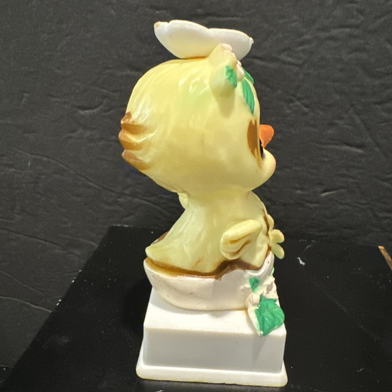 VTG Wilton Sugar Plum Cake Topper Happy Birthday Chick Plastic 4” 1970s gallery