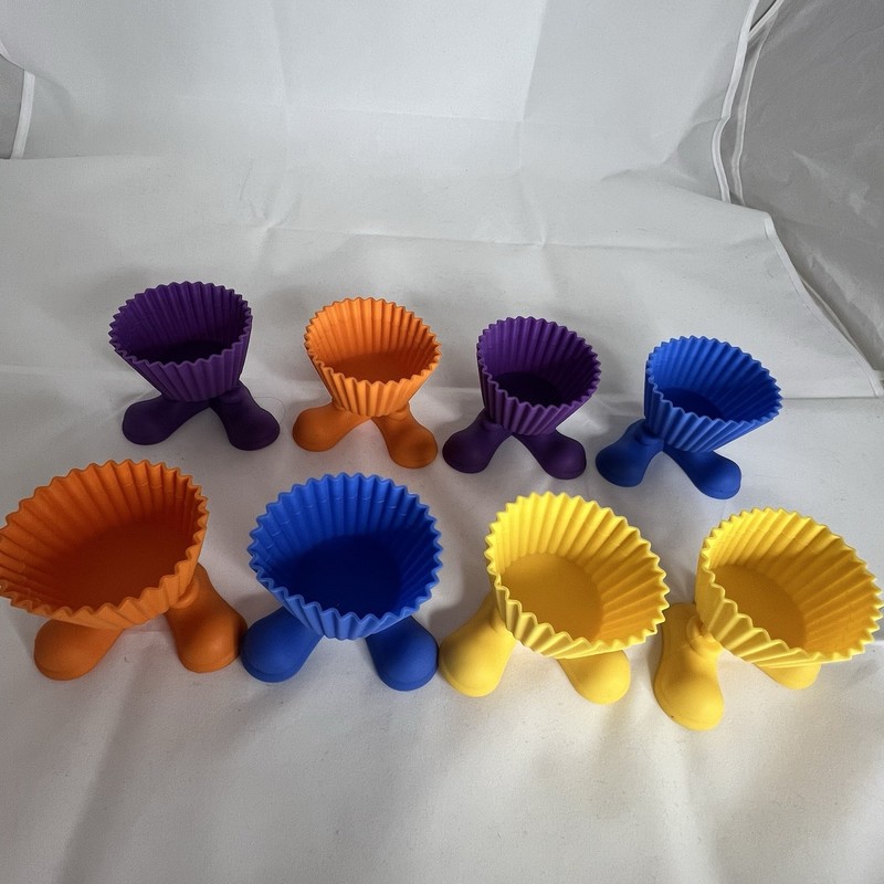 Reusable Silicone Cupcake Liners Set of 8 Freestanding Muffin Cups No Pan Needed