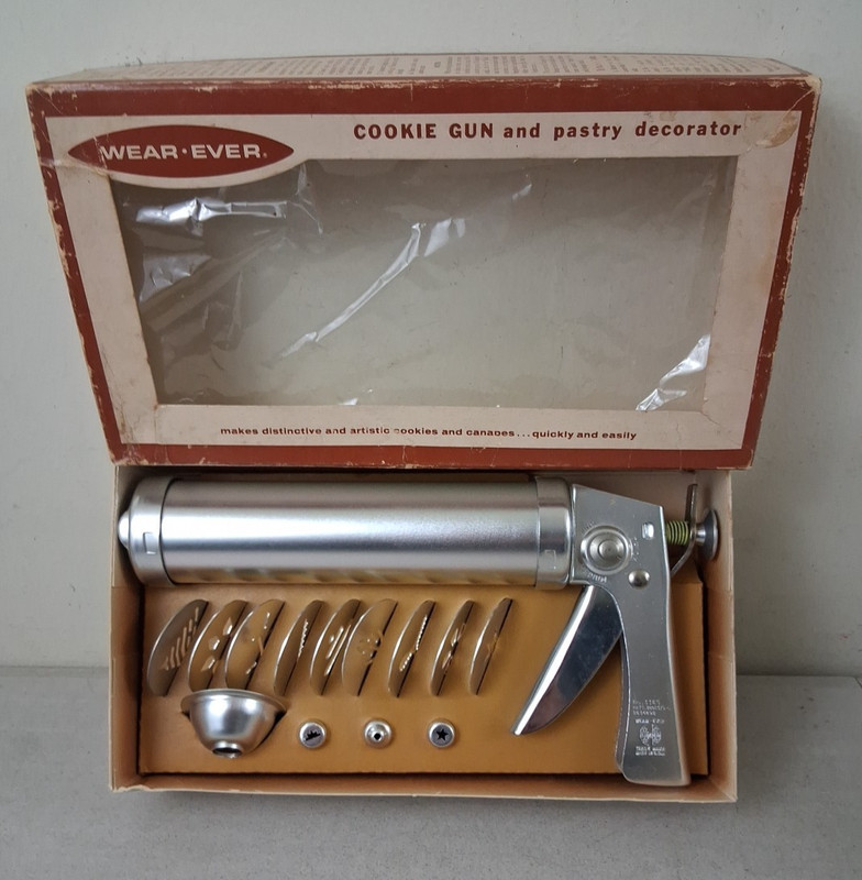 Vintage Wear-Ever Cookie Gun & Pastry Decorator Set Original Box #3365 -UNUSED!