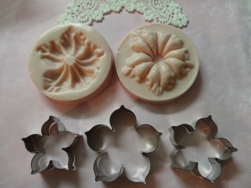 Petunia Flower Set Silicone Mold Cookie Cutter Biscuit Pastry Fondant Cake gallery