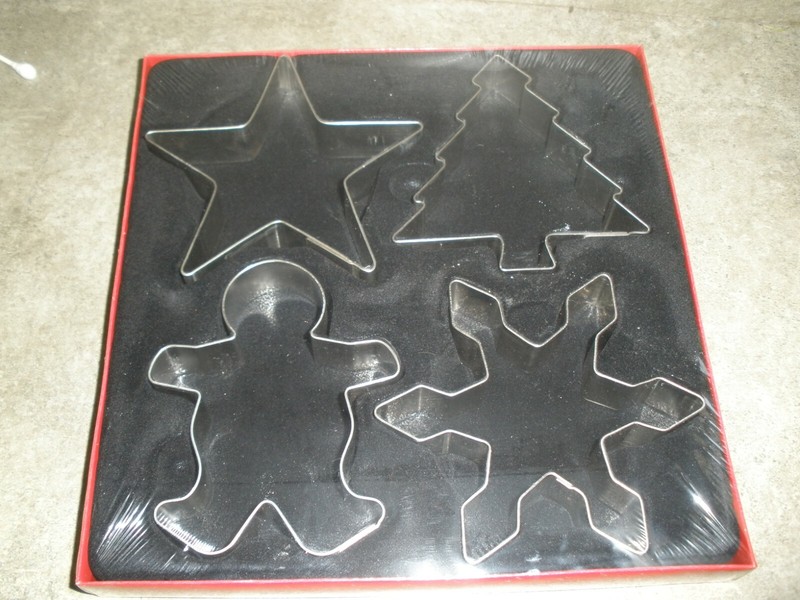 NEW MIU Set of 4 Cookie Cutters Star Gingerbread Man Christmas Tree Snowflake