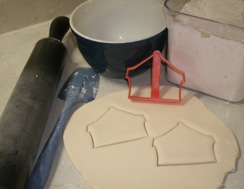 CIRCUS TENT BIG TOP OVAL CIRCULAR ROUND SHAPE COOKIE CUTTER USA PR2671 gallery
