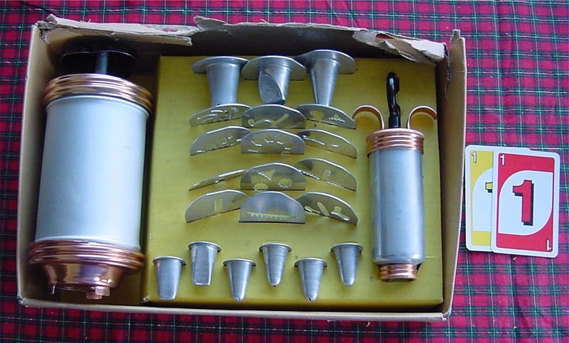 Vintage Mirro Cookie Pastry Press 350 Decorator Set Cooky 12 Plates 9 tips #11