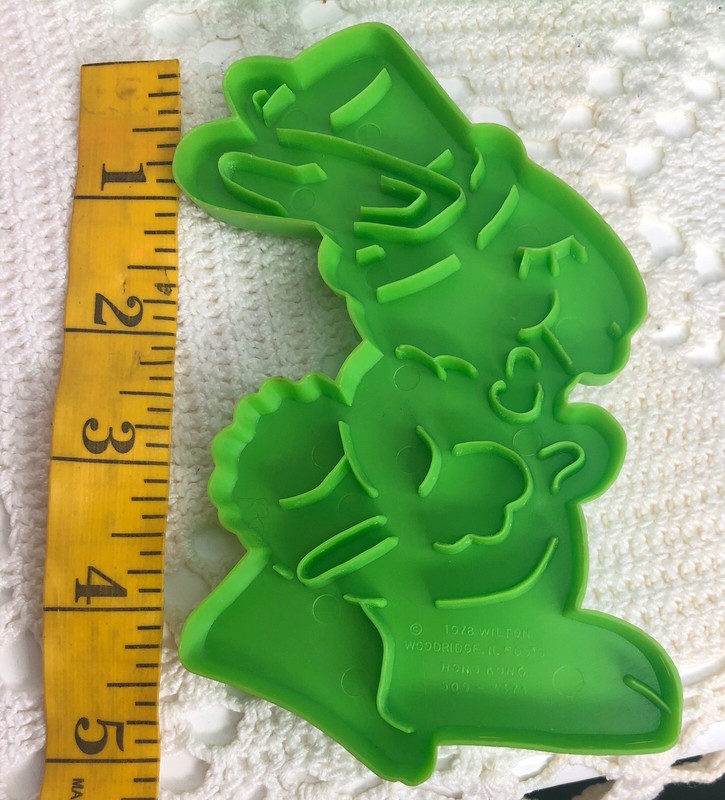 5 Vintage 1978 Wilton EASTER Cookie Cutters Green Plastic Duck Chick Rabbit Lamb gallery