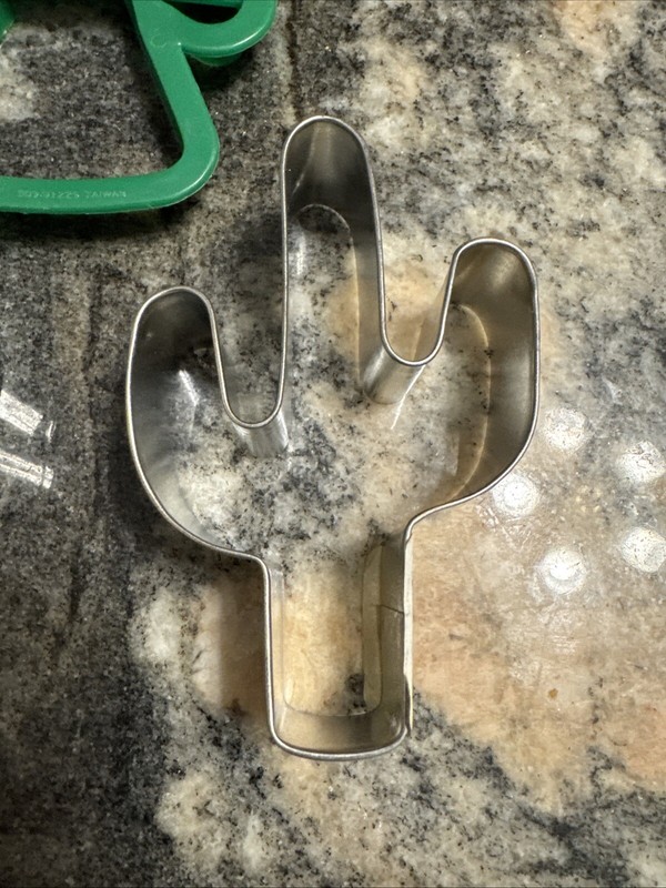 Cactus 4'' , Bat And Angel Cookie Cutter Lot. Wilton plastic And Guenther Metal gallery