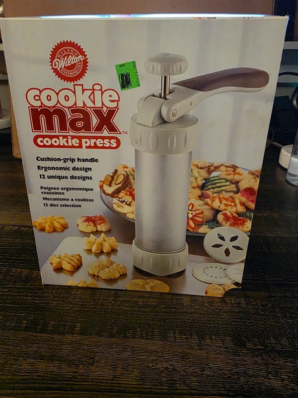 Wilton Cookie Max Cookie Press with 12 Unique Designs- COMPLETE Open Box