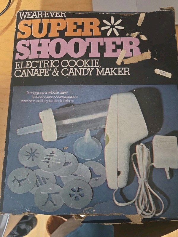 Wear-Ever 70001 Super Shooter Electric Cookie Maker – New