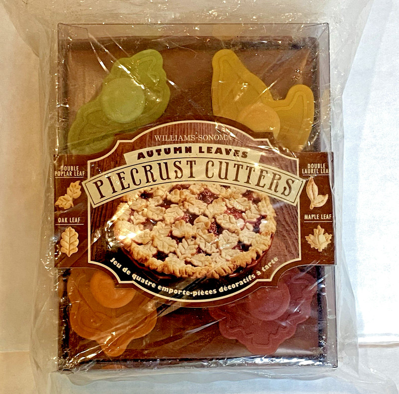 2010 4 Pc Williams Sonoma Summer Harvest Piecrust Cutters Fall Leaves NEW