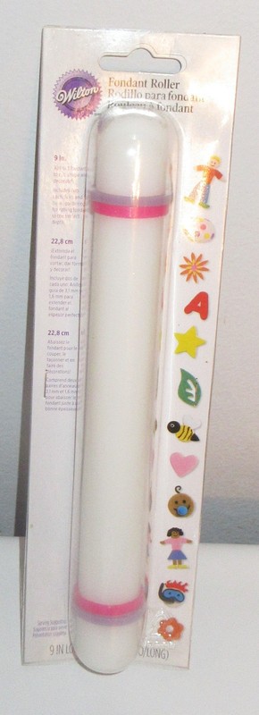 Wilton Fondant Roller with Guide Rings 9-Inch Baking Tool New in Package