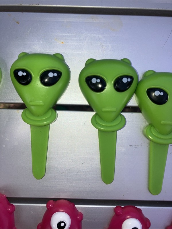 2004 Lot Of 12 VINTAGE Bakery Crafts Plastic Cupcake Toppers Aliens & Monsters gallery