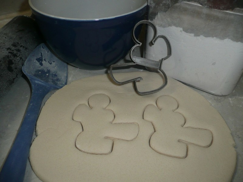 NINJA GINGERBREAD MAN OUTLINE POSE 3 CHRISTMAS SPECIAL COOKIE CUTTER USA PR3210 gallery