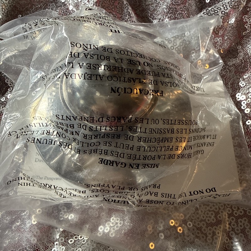 Pampered Chef Cut-N-Seal 1195 Pastry Cutter Silver Metal Round NEW gallery