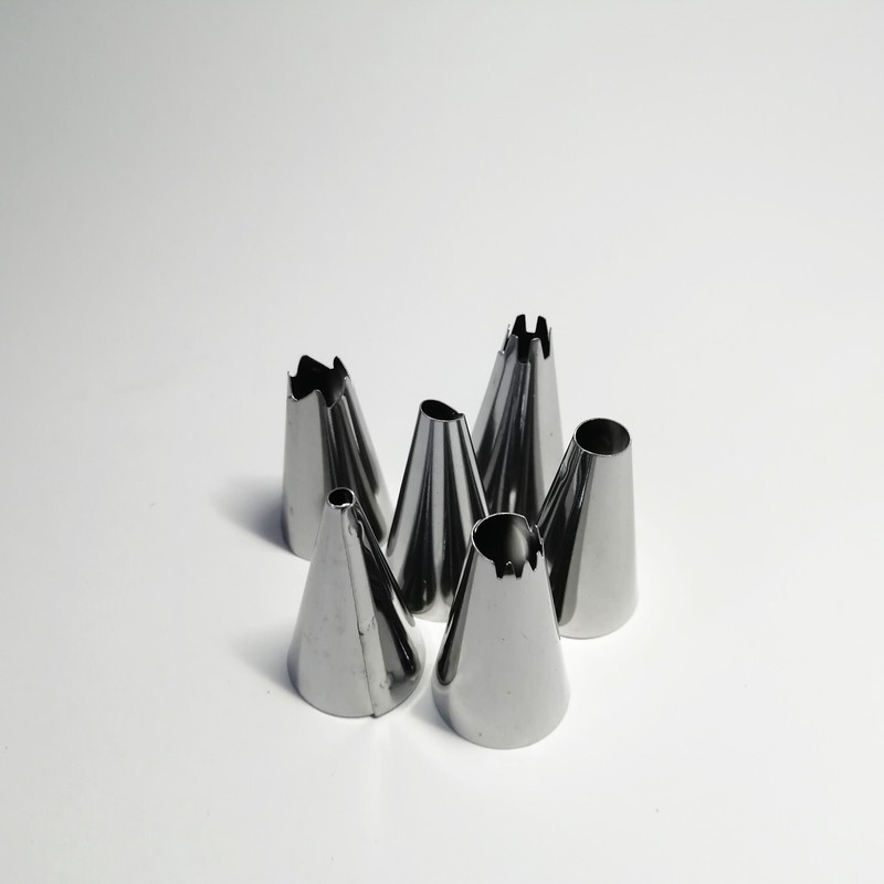 Stainless Steel Piping Nozzle Flower Cake Decorating Icing Buttercream Bakeries gallery