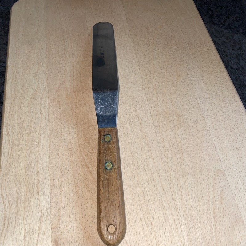 VINTAGE WILTON Steel Blade Offset Icing Spatula Wood Handle 8 gallery