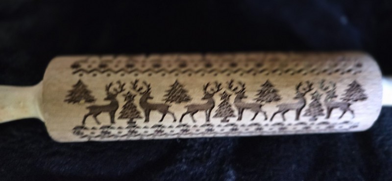 Christmas Wooden Rolling Pin & Reindeer Embossed Wood Roling Pin Holiday Baking gallery