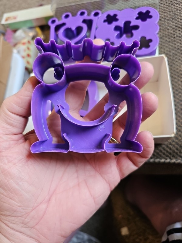 Pottery Barn Lunch Punch Whimsical Kids Sandwich Cutters Set of 4 Purple gallery