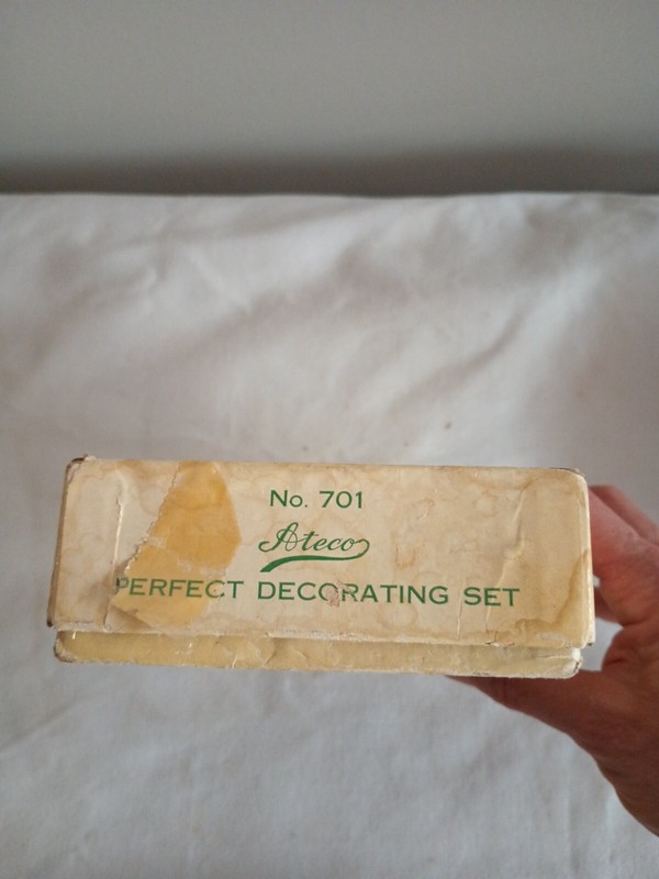 Ateco Icing Cake & Pastry Decorating Set With 8 Design Tips No. 701 Vintage gallery
