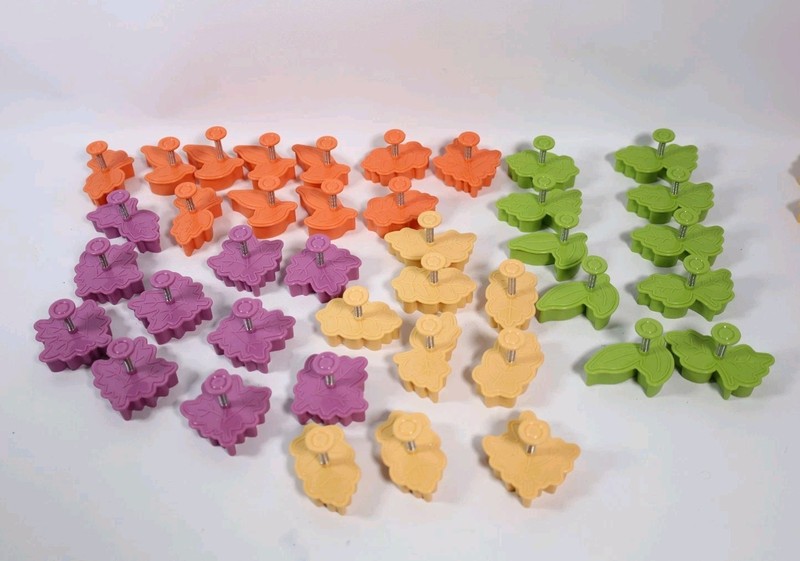 Fall Autumn Leaf Leaves Pie Crust Cutters Plastic Spring Loaded Plunger Lot