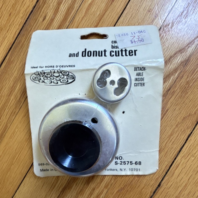 Vintage New Round Cookie, Biscuit & Donut Cutter