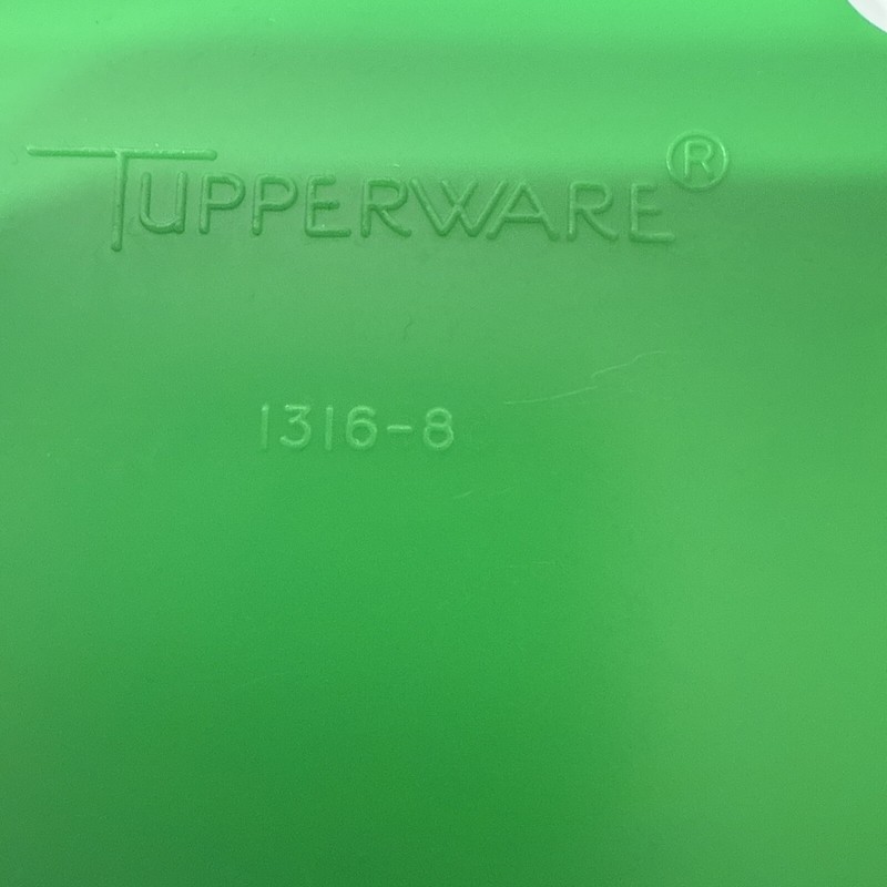 2 TUPPERWARE SHAMROCK Cookie Cutter FOUR-LEAF CLOVER 1316 Vintage gallery