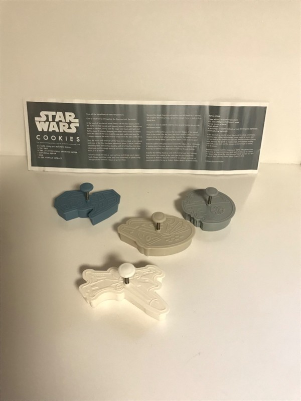 Williams Sonoma Star Wars Cookie Cutters Press & Stamp Set 4 with Plunger – NWOT