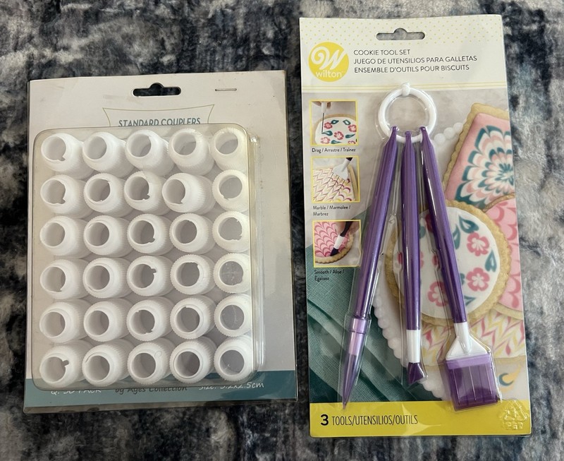 Baking/Cooking. Wilton Cookie Tool Set, 30 Pk Standard Couplers Both NEW! Cake