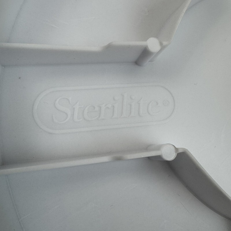 NWOT Sterilite Cake Carrier |Holds 12” Round Cake w/ Lid Cover Blue Handle gallery