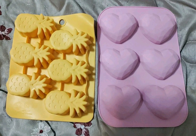 Lot Of 2 Silicone Novelty Shape Ice Or Candy Molds Large Hearts Pineapple gallery