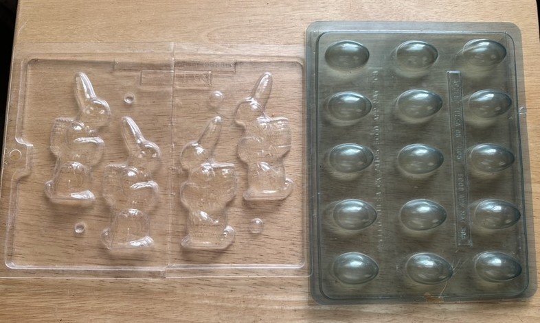 Lot of 8 Plastic Easter Chocolate Molds