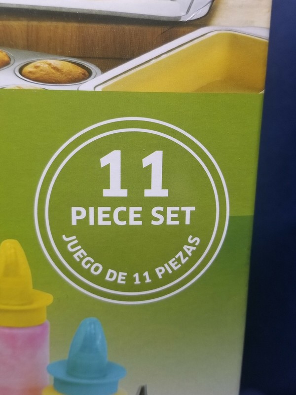 Cake Decorating Kit By Crofton 11 pieces.New in Box gallery
