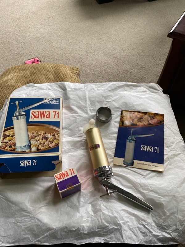 VINTAGE SWEDISH MADE SAWA 71 DELUXE METAL COOKIE PRESS SPRITZ gallery