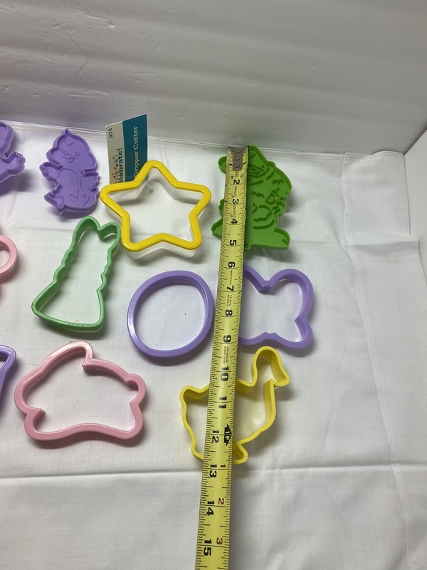 Cookie Cutters Wilton Hallmark Vintage Easter Lot of 15 Teddy Bear Bunny Egg gallery