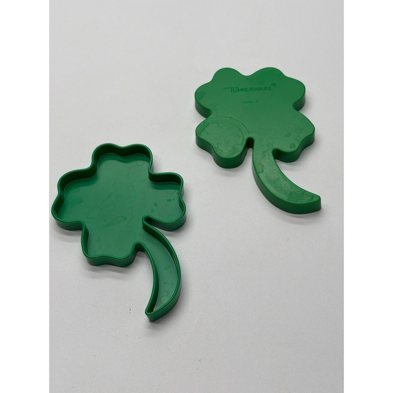 Tupperware Vintage Green Shamrock Cookie Cutters Set of 2 4 Leaf Clover 1316-4 gallery