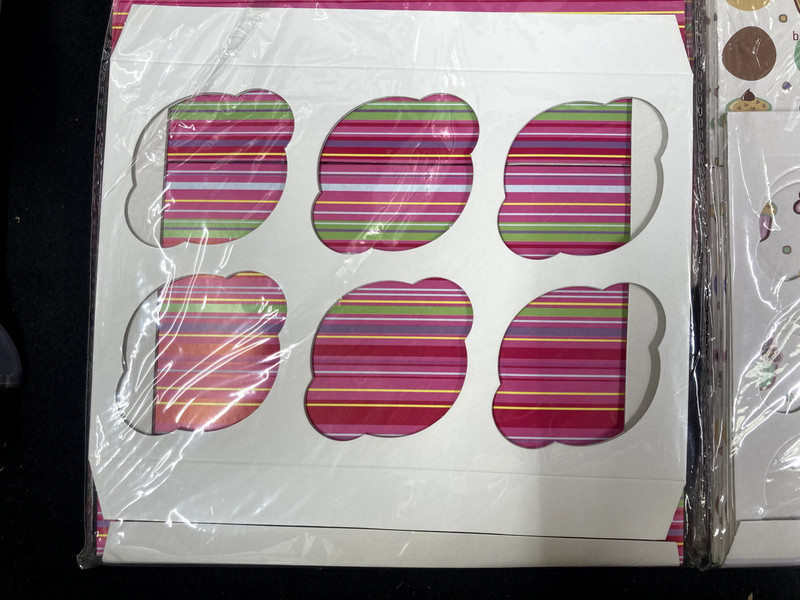 WILTON ASSORTED CUPCAKE BOXES, LOT OF 6 SEALED PACKAGES, 14 TOTAL BOXES gallery