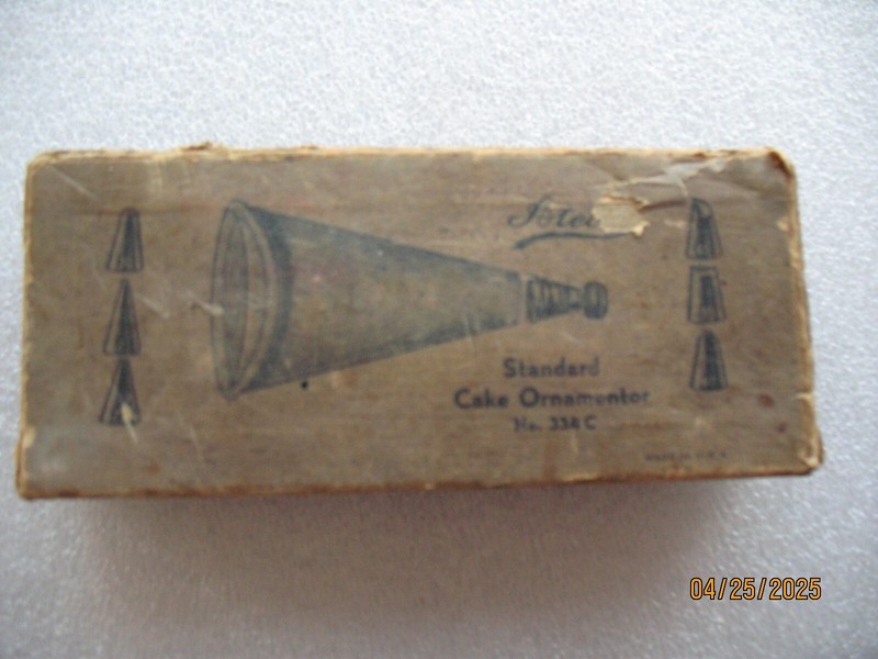 VINTAGE ATECO CAKE ORNAMENTOR NO. 334C WITH ORIGINAL BOX, INSTRUCTIONS gallery