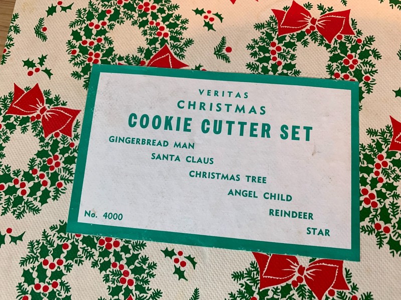 Vtg Veritas Christmas Cookie Cutter Set of 4 #4000 w/Original Box gallery