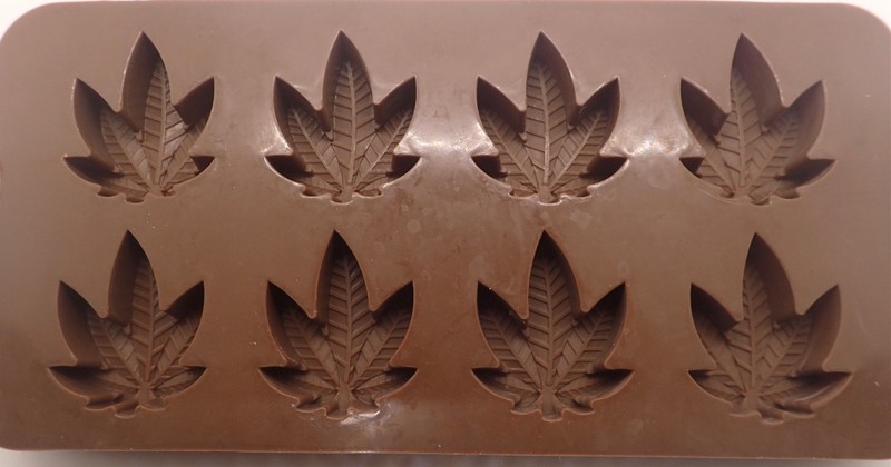 Marijuana Hemp Leaf Silicone Molds Candy Gummy gallery