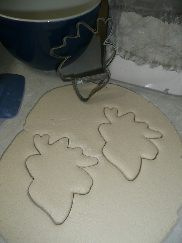 DEER HEAD WITH ANTLERS OUTLINE SIDE VIEW FACING ANIMAL COOKIE CUTTER USA PR3623 gallery