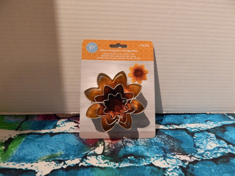 R & M 3-pc Cookie Cutter Set/Daisy